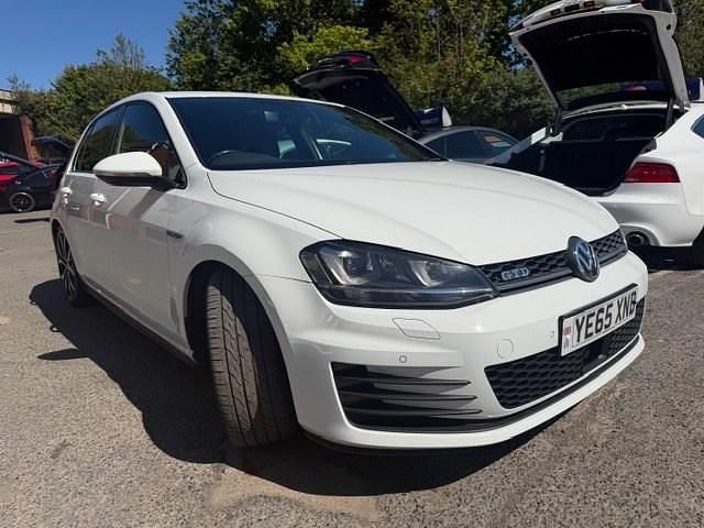 Używany VW Golf VII GTD 184 KM (135 kW) 2015 Biały Hatchback