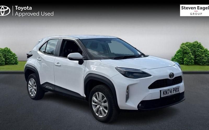 Used 2025 Toyota Yaris Hybrid Estate | £22,027 (Good price) - Image 1/4