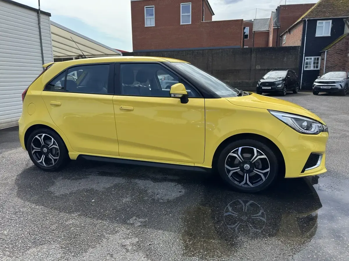 Used MG MG3 Exclusive 2022 Yellow Hatchback
