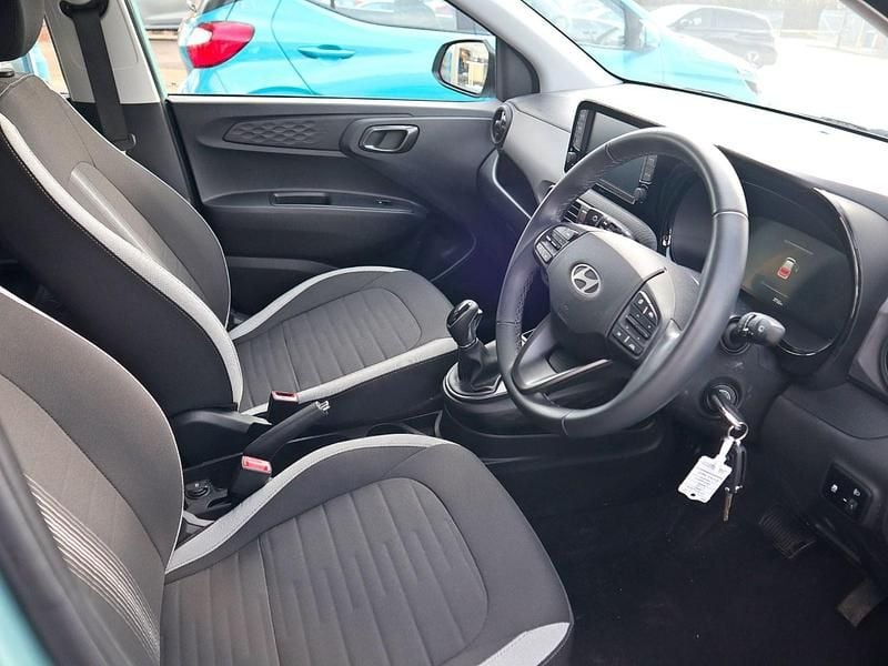 Used Hyundai i10 Advanced 2024 Green Hatchback