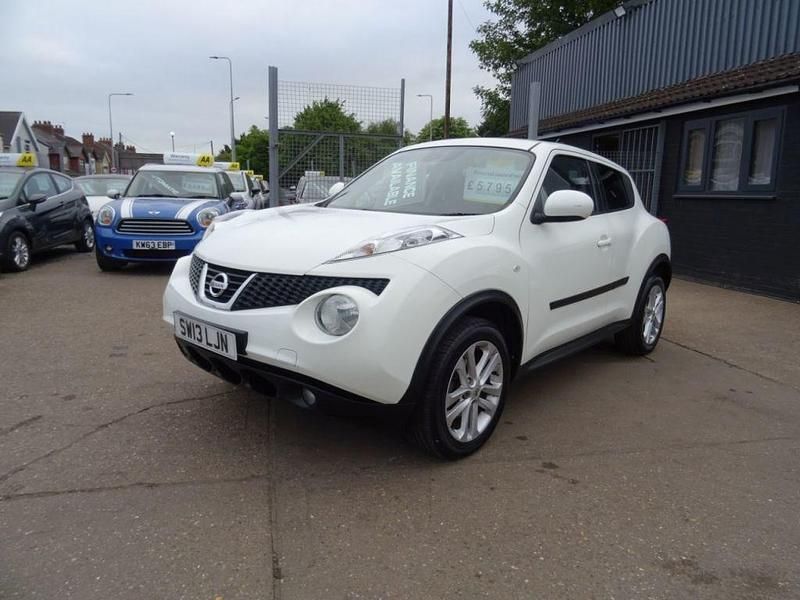 White Used 2013 Nissan Juke Acenta SUV | £5,795 (Fair price) - Image 1/4