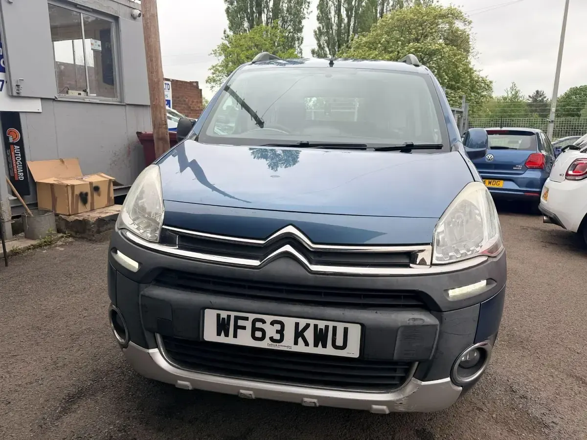 Used Citroën Berlingo XTR 90 HP (66 kW) 2013 Blue MPV