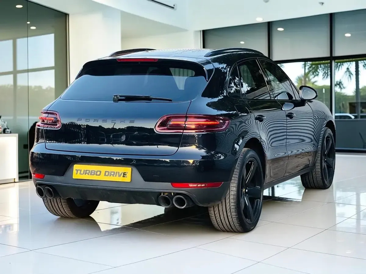 Used Porsche Macan 258 HP (189 kW) 2015 Black SUV