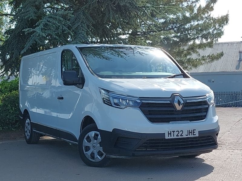 White Used 2022 Renault Trafic Business Van | £13,998 (Fair price) - Image 1/4