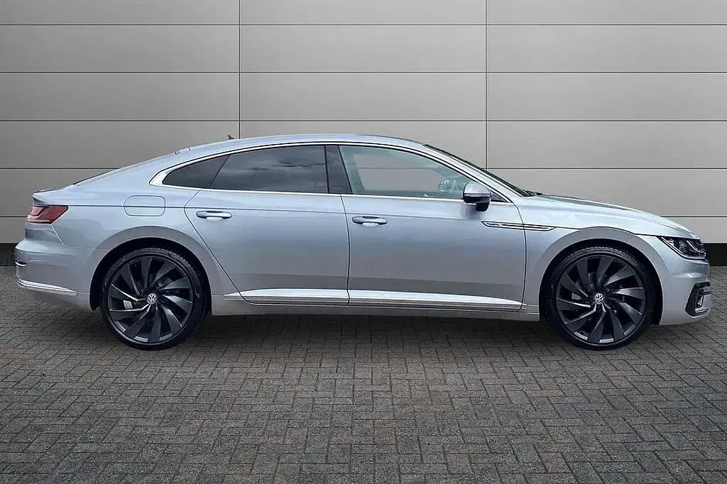 Used VW Arteon R-line 190 HP (139 kW) 2018 Silver Hatchback
