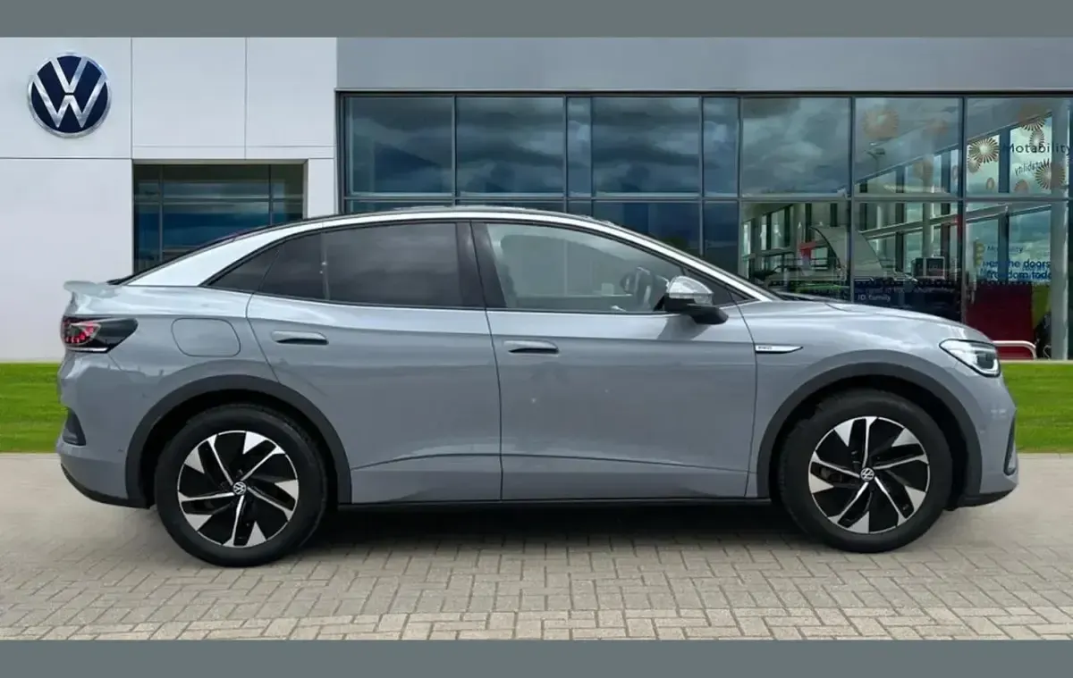 Usado VW ID.5 Pro 127 kW (174 HP) 2022 Cinzento SUV
