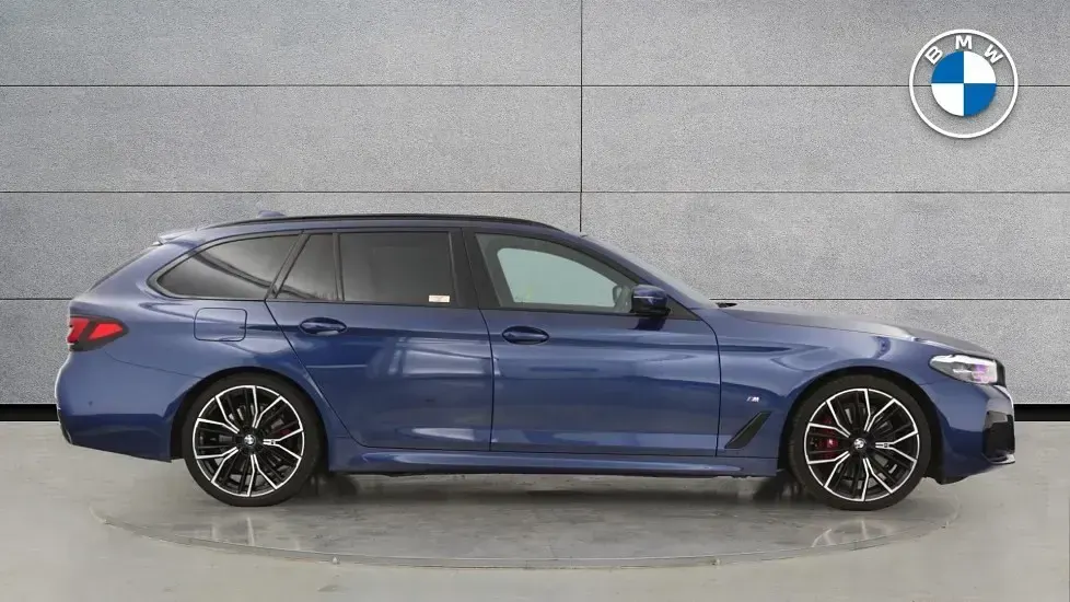 Used BMW 520 M Sport 181 HP (133 kW) 2021 Blue Estate