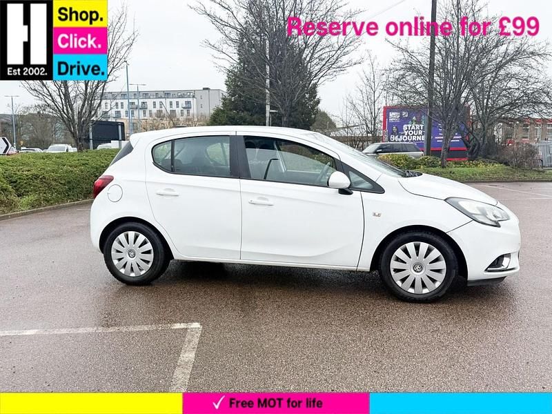 Used Vauxhall Corsa Design Edition 70 HP (51 kW) 2015 White Hatchback