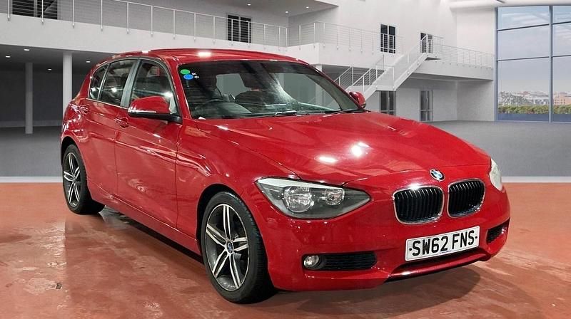 Used BMW 116 Sport Line 2012 Red Hatchback