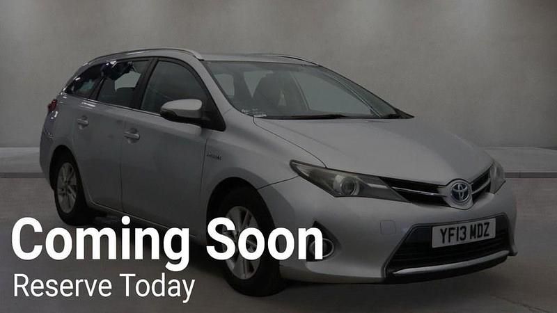 Used Toyota Auris 136 HP (100 kW) 2013 Silver Estate