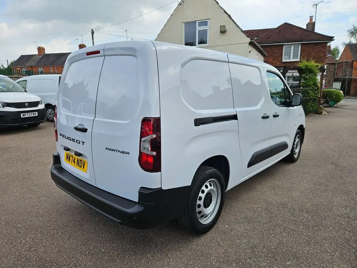 Used Peugeot Partner S 131 HP (96 kW) 2024 White MPV