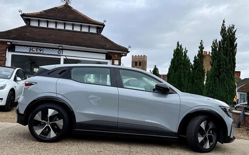 Used Renault Megane E-Tech Equilibre 160 kW (218 HP) 2023 Hatchback