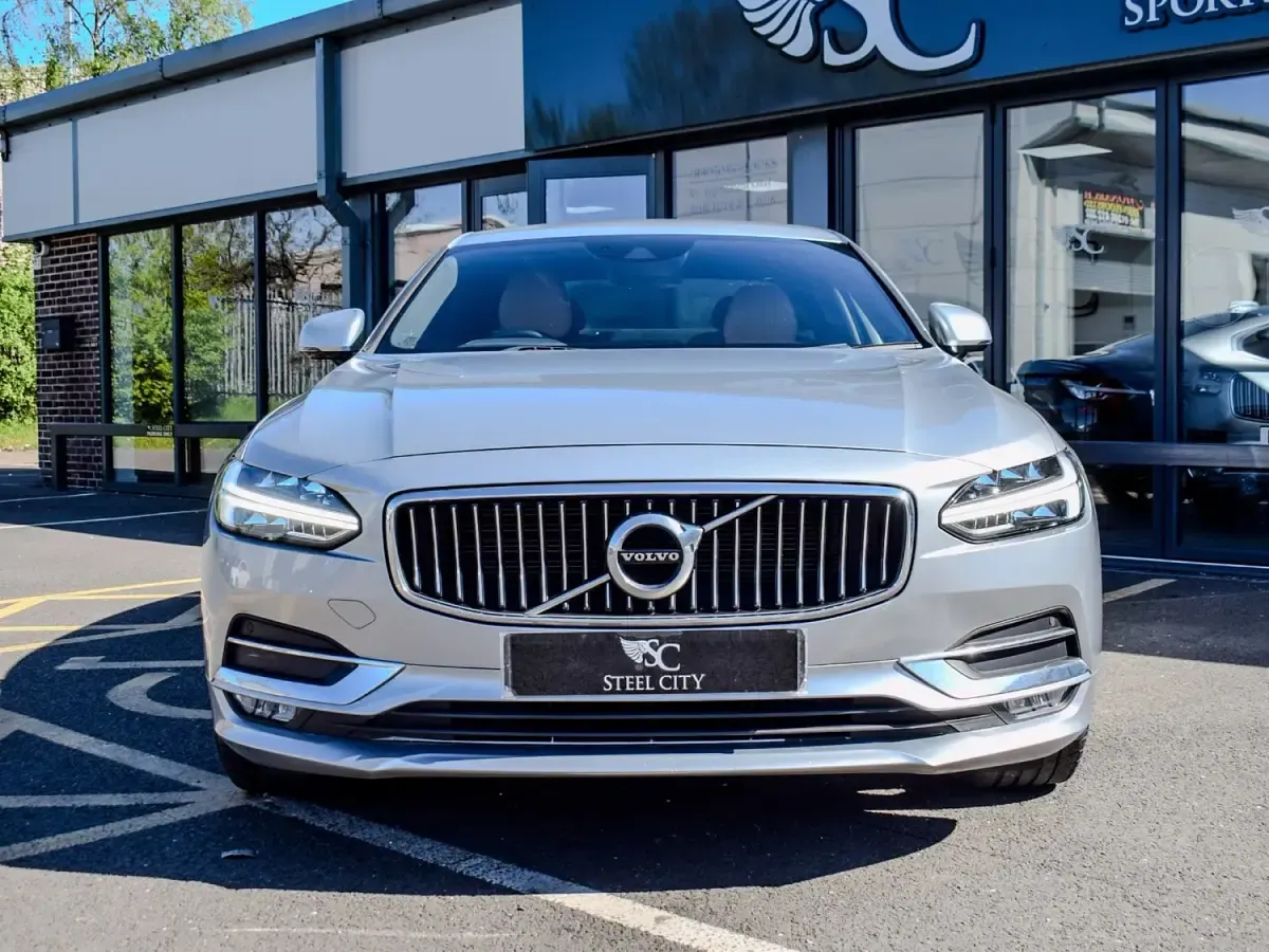 Usado Volvo S90 Inscription 190 HP (139 kW) 2017 Prateado Sedan