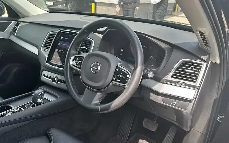 Used Volvo XC90 Core 250 HP (183 kW) 2025 SUV