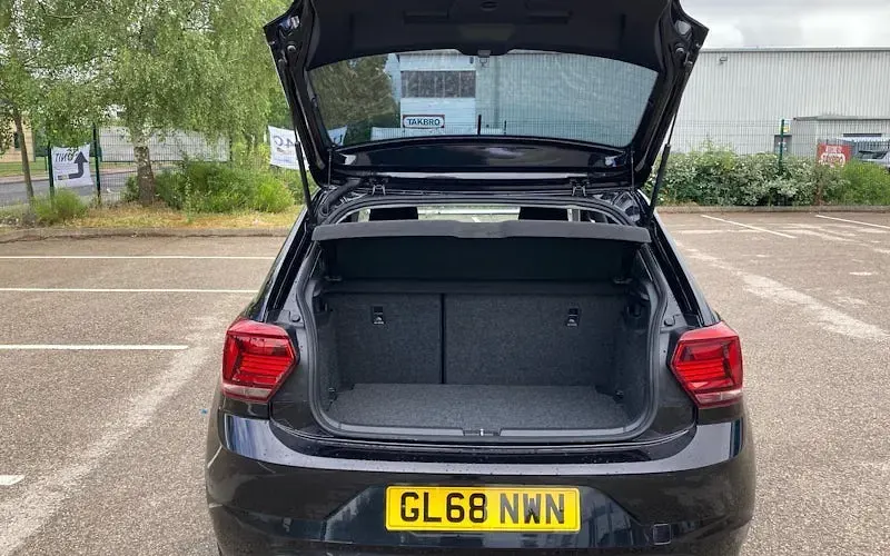 Used VW Polo SE 65 HP (47 kW) 2018 Black Hatchback