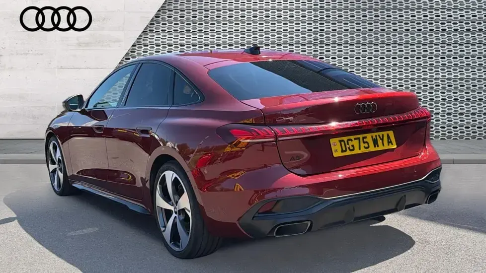 Used Audi A5 Sportback Advanced 204 HP (150 kW) 2025 Red Hatchback