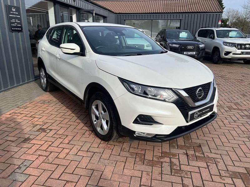 Used Nissan Qashqai Acenta Premium 115 HP (84 kW) 2019 White SUV