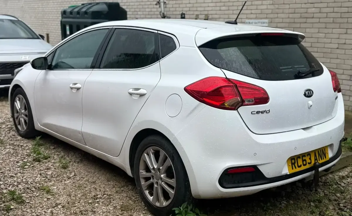 Używany Kia Ceed 2014 Biały Hatchback