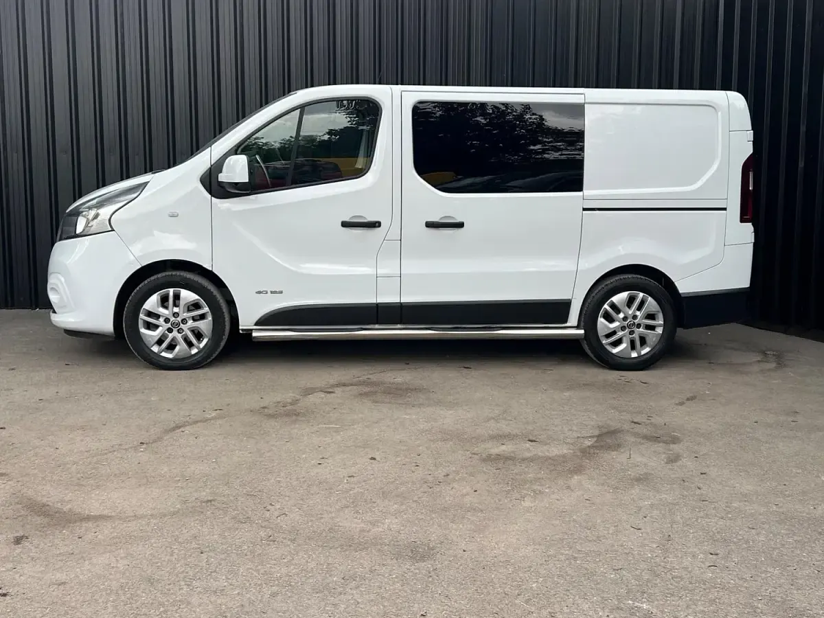 Used Nissan NV300 Tekna 125 HP (91 kW) 2019 White Van