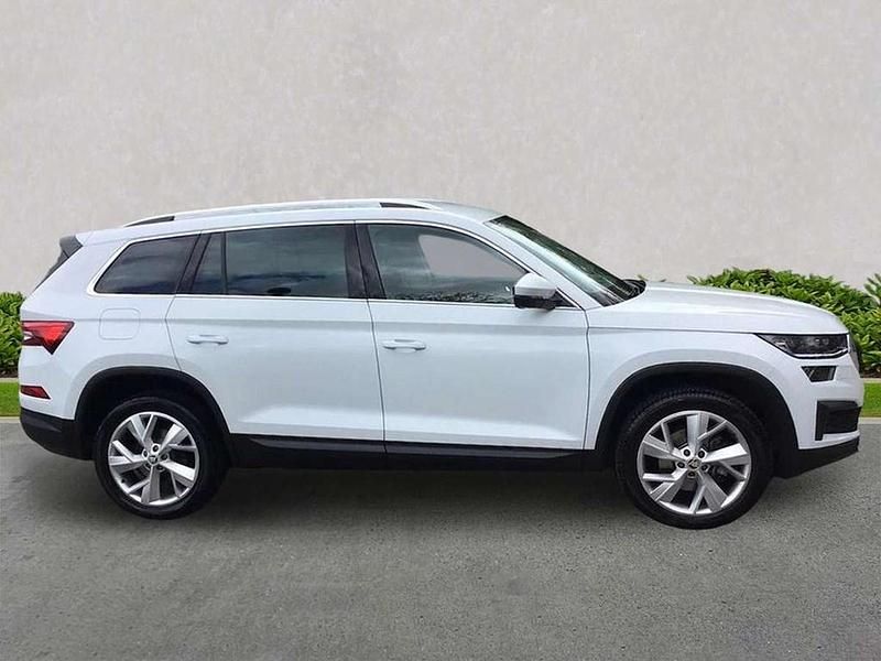 Used Skoda Kodiaq SE L Executive 150 HP (110 kW) 2024 White SUV