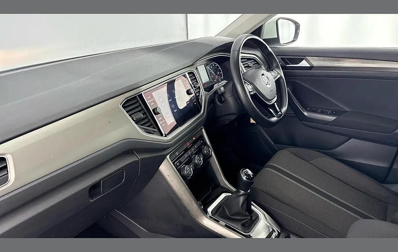 Used VW T-Roc SE 150 HP (110 kW) 2020 White SUV