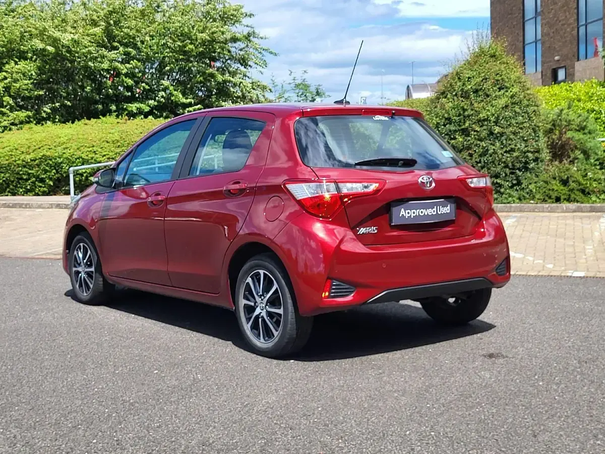Used Toyota Yaris 107 HP (78 kW) 2019 Red Hatchback