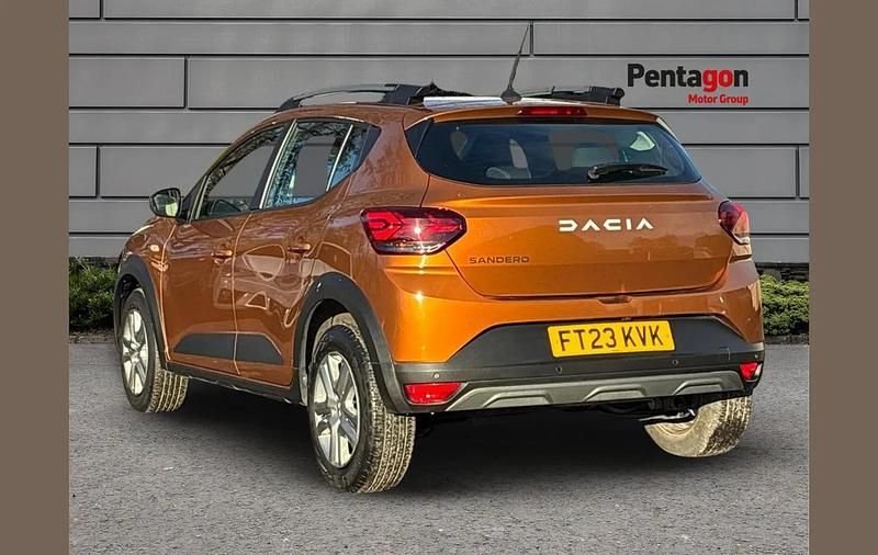Used Dacia Sandero Expression 90 HP (66 kW) 2023 Orange SUV