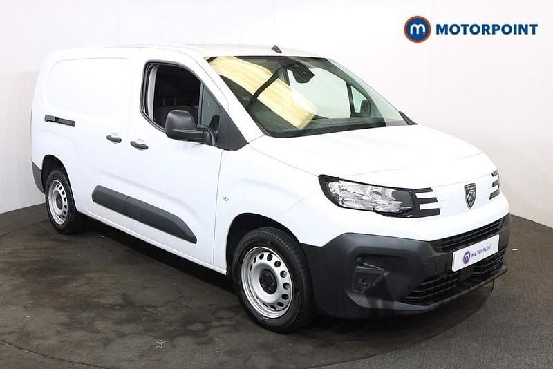 White Used 2024 Peugeot Partner MPV | £14,399 (Fair price) - Image 1/4