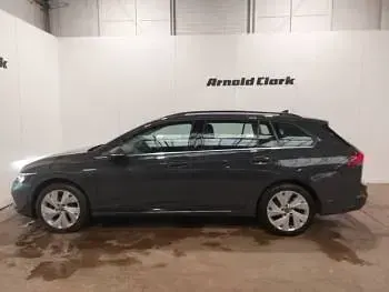 Usado VW Golf VIII Style 150 HP (110 kW) 2021 Cinzento Carrinha