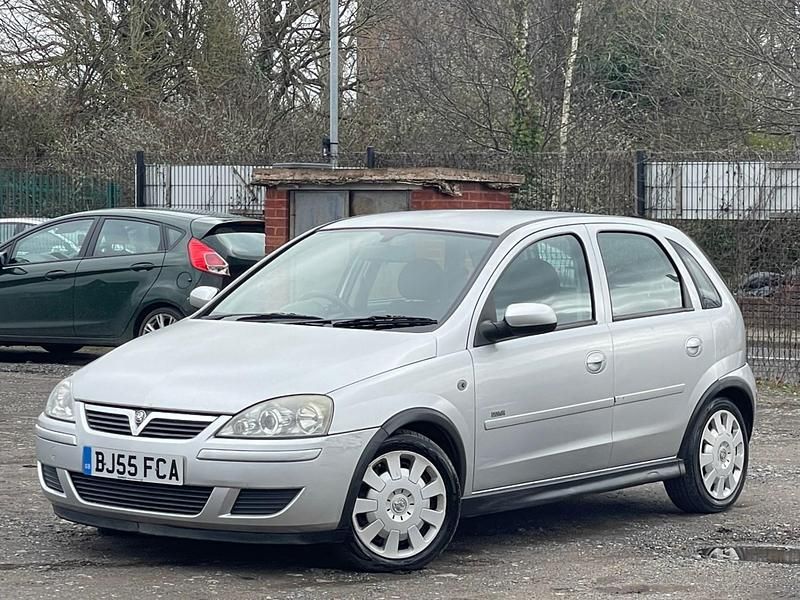Used Vauxhall Corsa Design Edition 2005 Silver Hatchback