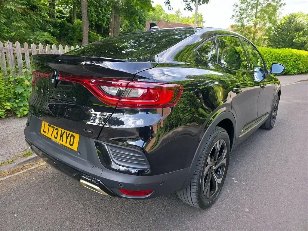 Used Renault Arkana Engineered 140 HP (102 kW) 2023 Black SUV