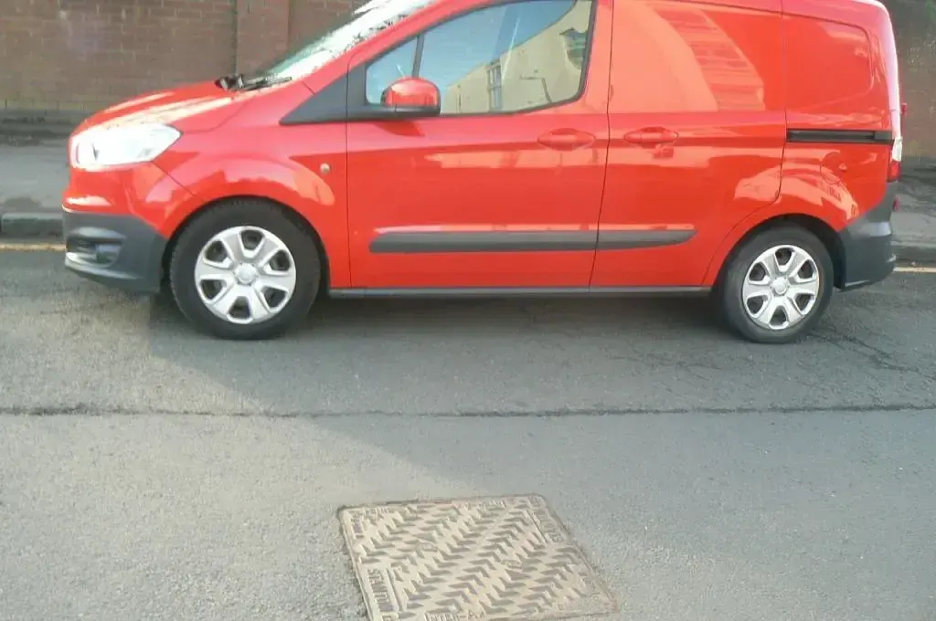 Begagnad Ford Transit Trend 2017 Röd Van