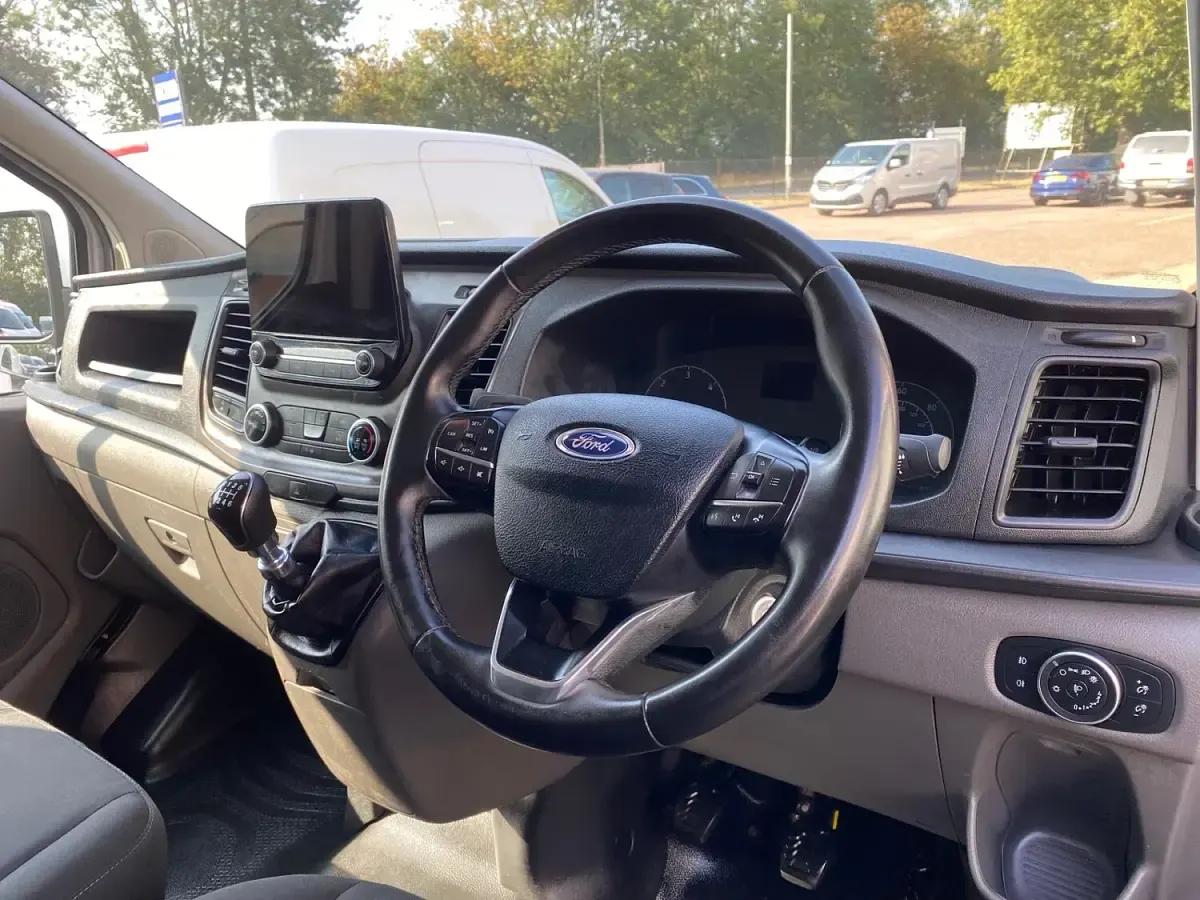 Used Ford Transit Custom Trend 130 HP (95 kW) 2022 White Van