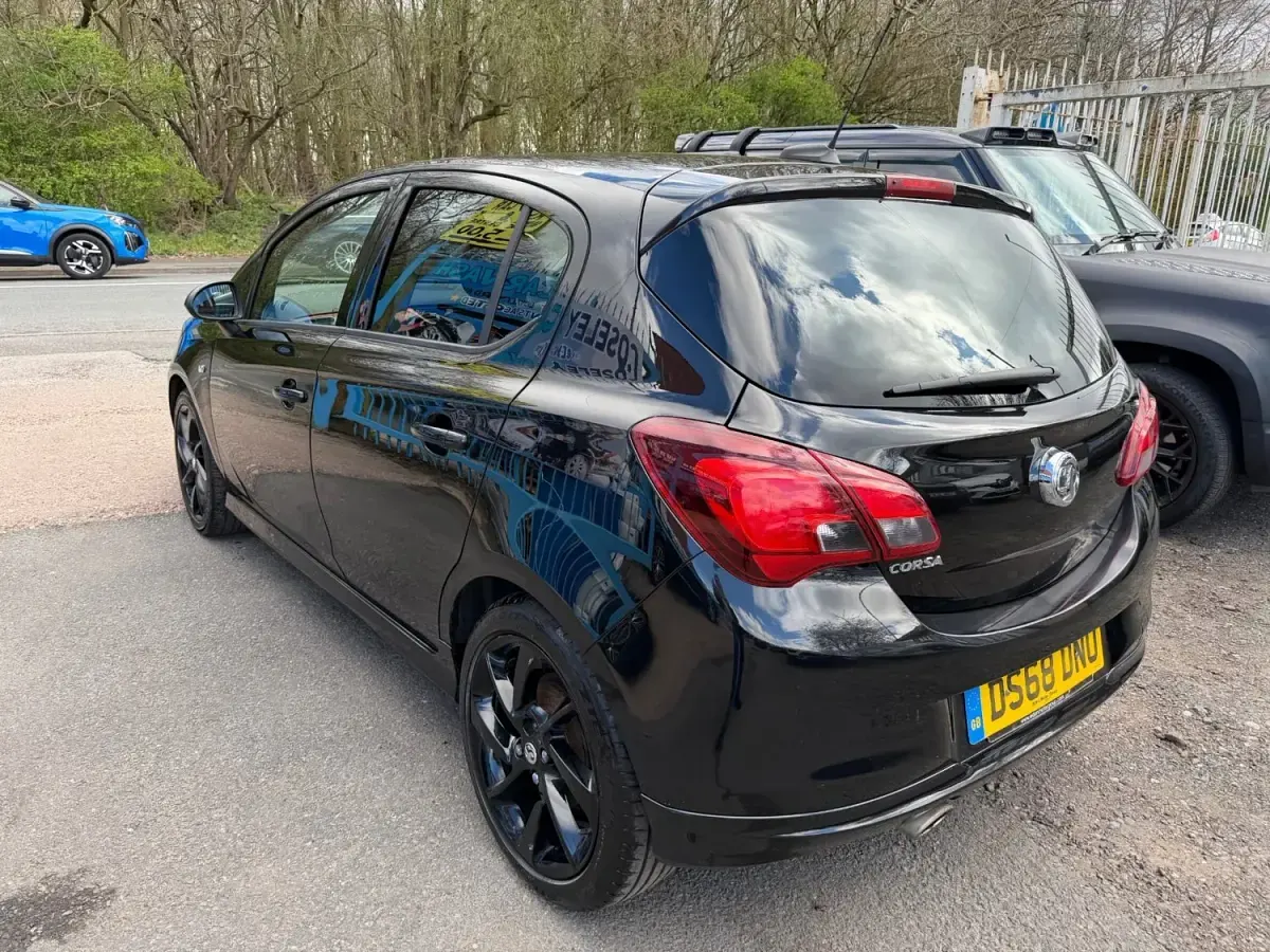 Usado Vauxhall Corsa SRi 2018 Preto Citadino