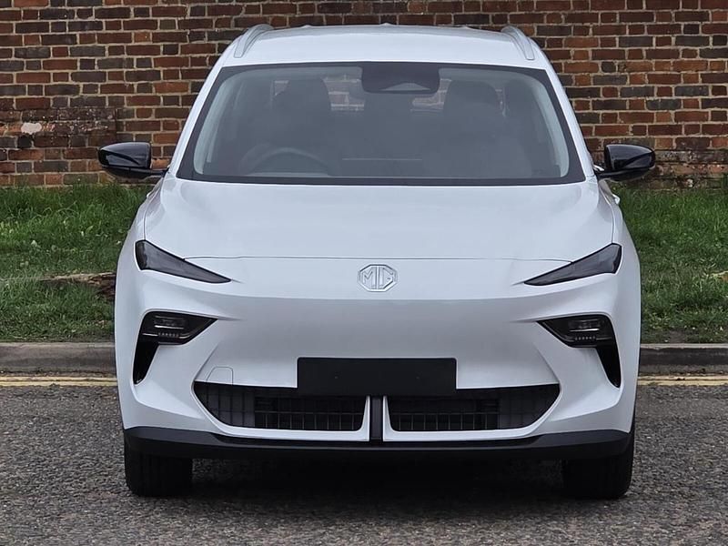 White New 2025 MG MG5 EV SE Estate | £23,495 (Fair price) - Image 1/4