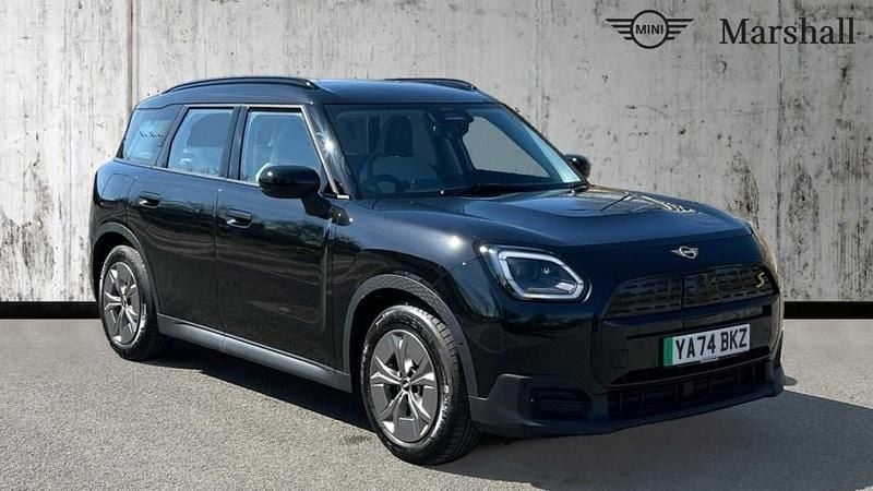 Midnight black ii Used 2024 Mini Countryman Classic SUV | £30,183 (Super price) - Image 1/4