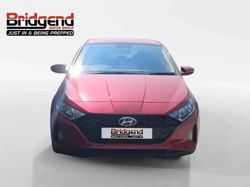 Used Hyundai i20 100 HP (73 kW) 2021 Red Hatchback