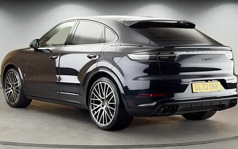 Used Porsche Cayenne Platinum Edition 462 HP (339 kW) 2022 Blue SUV