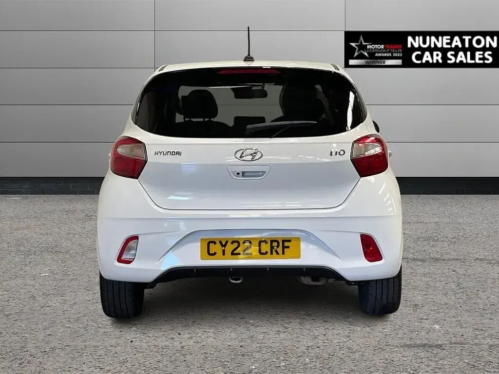 Used Hyundai i10 Premium 84 HP (61 kW) 2022 White Hatchback