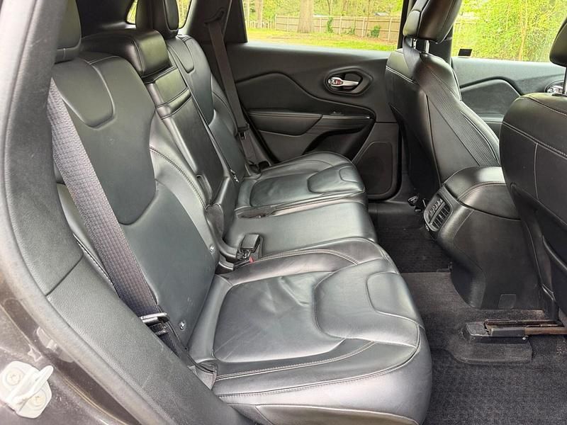 Used Jeep Cherokee Night Eagle 200 HP (147 kW) 2016 Grey SUV