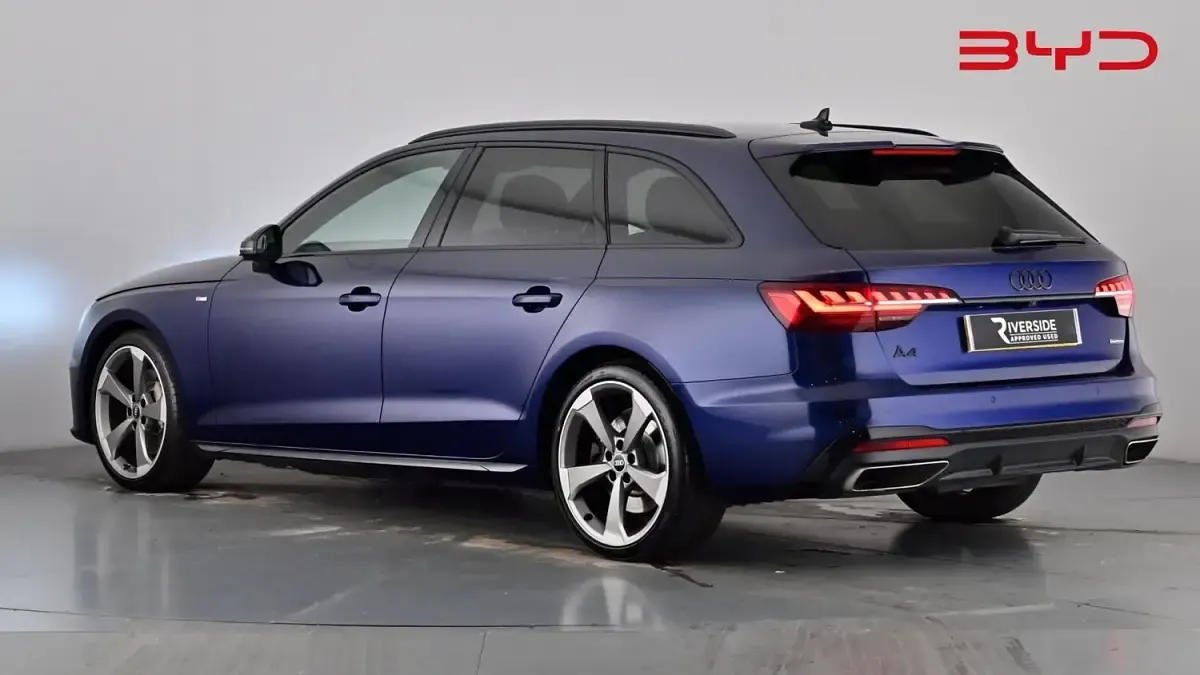 Used Audi A4 Black Edition 265 HP (194 kW) 2022 Navarra blue Estate
