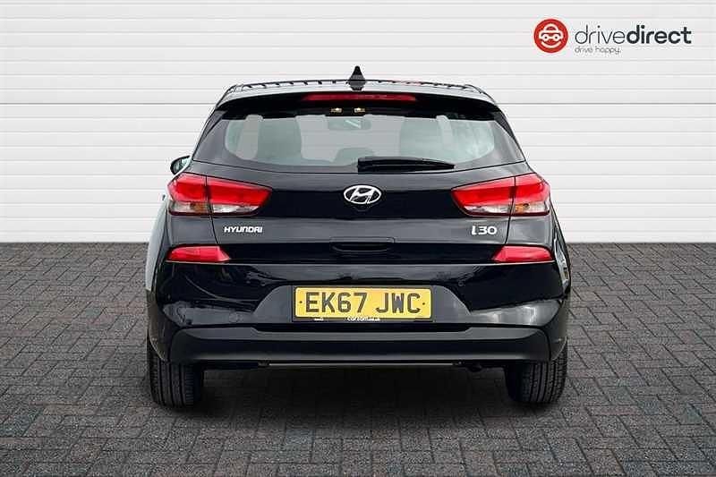 Used Hyundai i30 SE 120 HP (88 kW) 2017 Black Hatchback