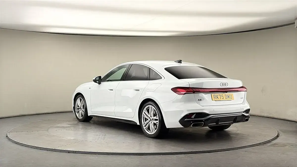 Używany Audi A5 S-Line 2025 Biały Hatchback