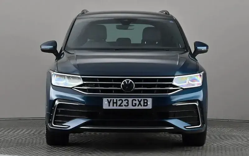 Used VW Tiguan R-line 150 HP (110 kW) 2023 Blue SUV