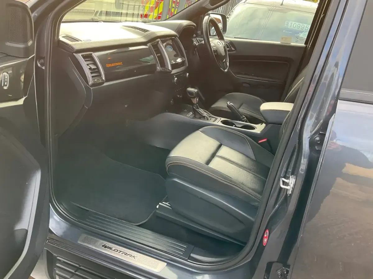 Usado Ford Ranger Wildtrack 213 CV (156 kW) 2023 Gris Pickup/Camioneta