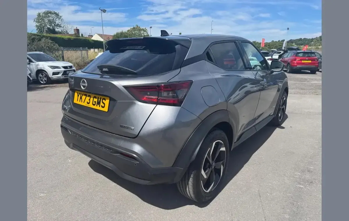 Used Nissan Juke N-Connecta 143 HP (105 kW) 2023 Grey SUV
