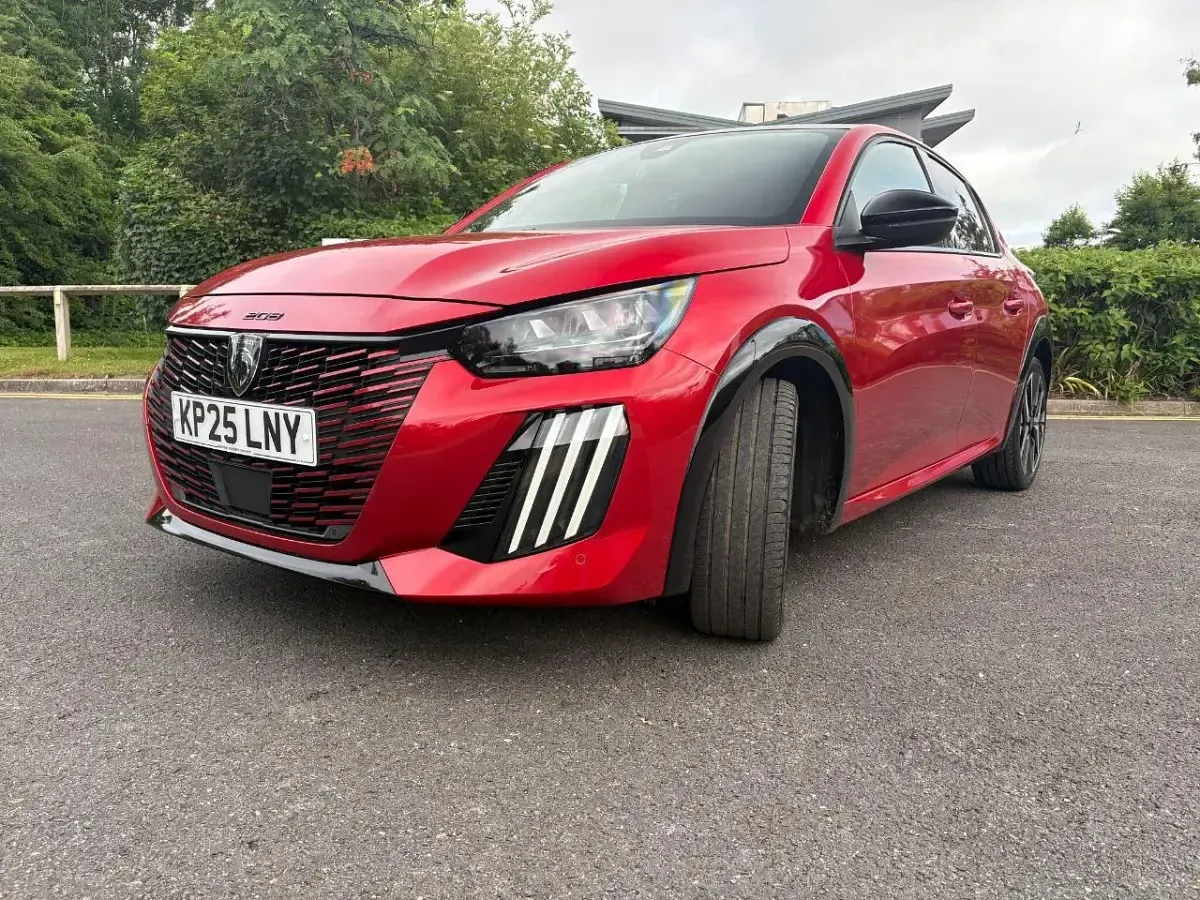 Used Peugeot 208 GT 99 HP (72 kW) 2025 Red Hatchback