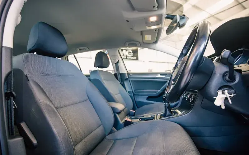 Used VW Golf VII SE 116 HP (85 kW) 2019 Silver Estate