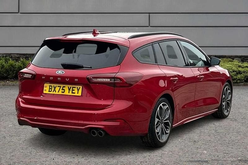 Used Ford Focus ST-Line X 153 HP (112 kW) 2025 Red Estate