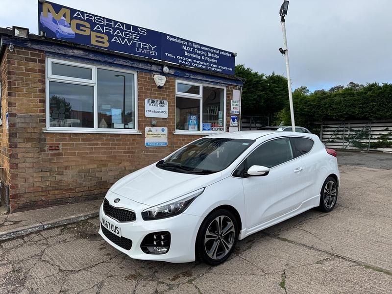 White Used 2018 Kia ProCeed GT-Line Hatchback | £5,495 (Fair price) - Image 1/4